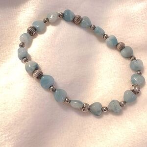 Heart shaped green aventurine and sterling silver beaded stretch bracelet